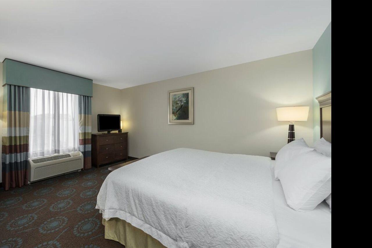 Hampton Inn Farmington Exterior photo