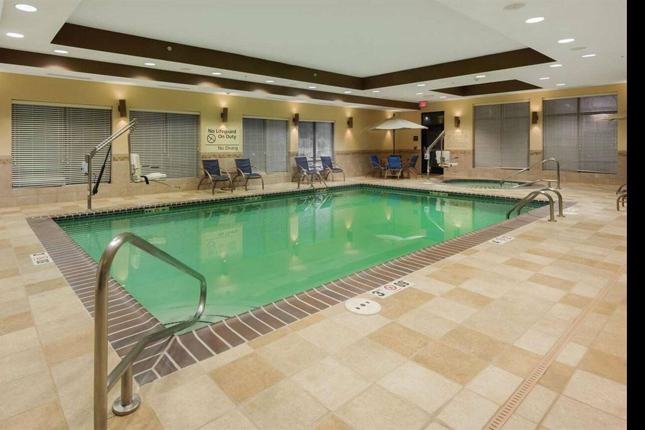 Hampton Inn Farmington Exterior photo