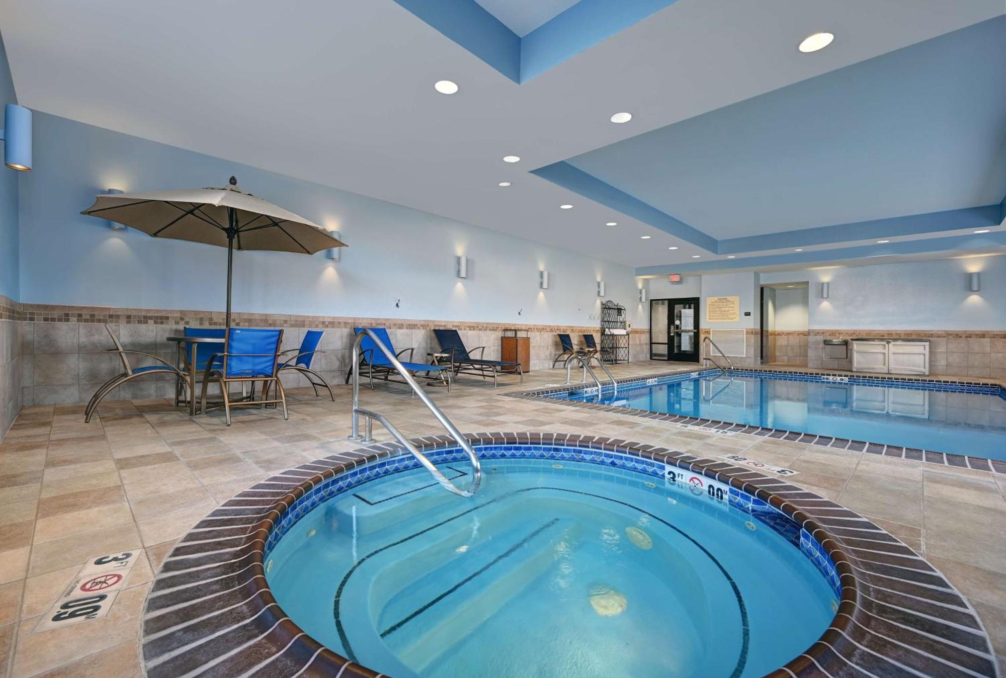 Hampton Inn Farmington Exterior photo